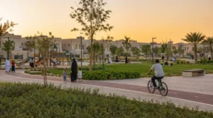 Green spaces and recreational areas in eastern Riyadh, including the Al Munsiyah, Al Rimal and Al Qadisiyah park developments.